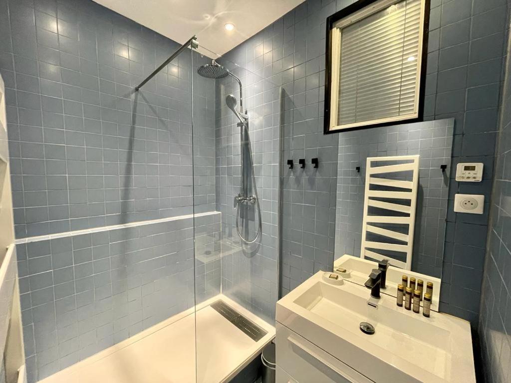 St Germain Beauvoir ChicSuites Paris Extérieur photo