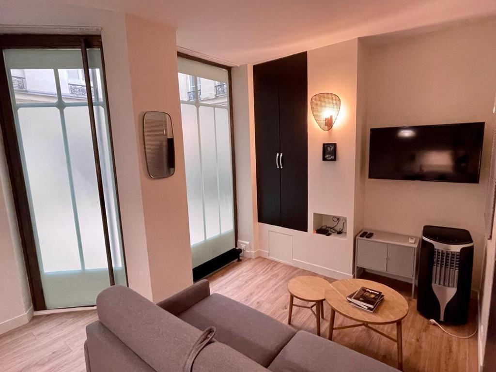 St Germain Beauvoir ChicSuites Paris Extérieur photo