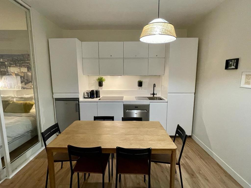 St Germain Beauvoir ChicSuites Paris Extérieur photo